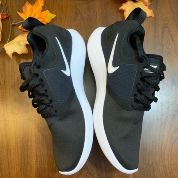 NWT Nike Air Lunarsolo Running Shoe Premium - Picture 5 of 6